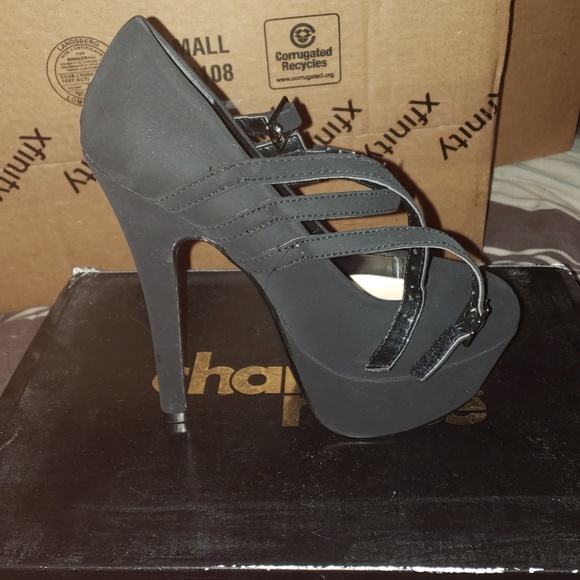 Black heels only worn once - Picture 1 of 3